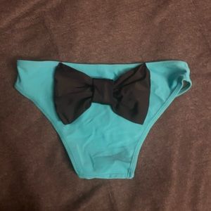 Bow bikini bottoms
